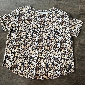 Cheetah print tee